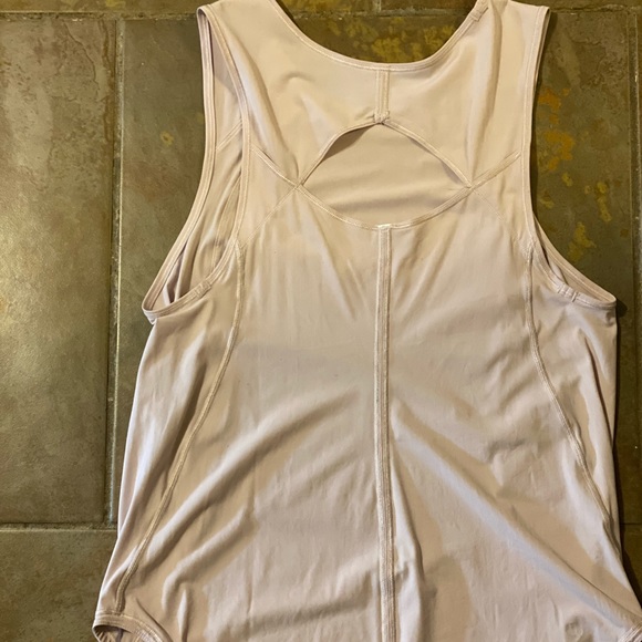 High neck lululemon top. Size 6. GUC. - Picture 2 of 2